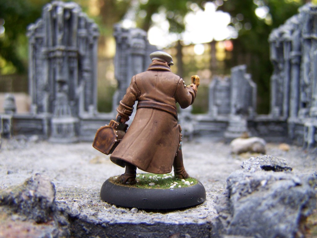 Strangelight Workshop, Investigator